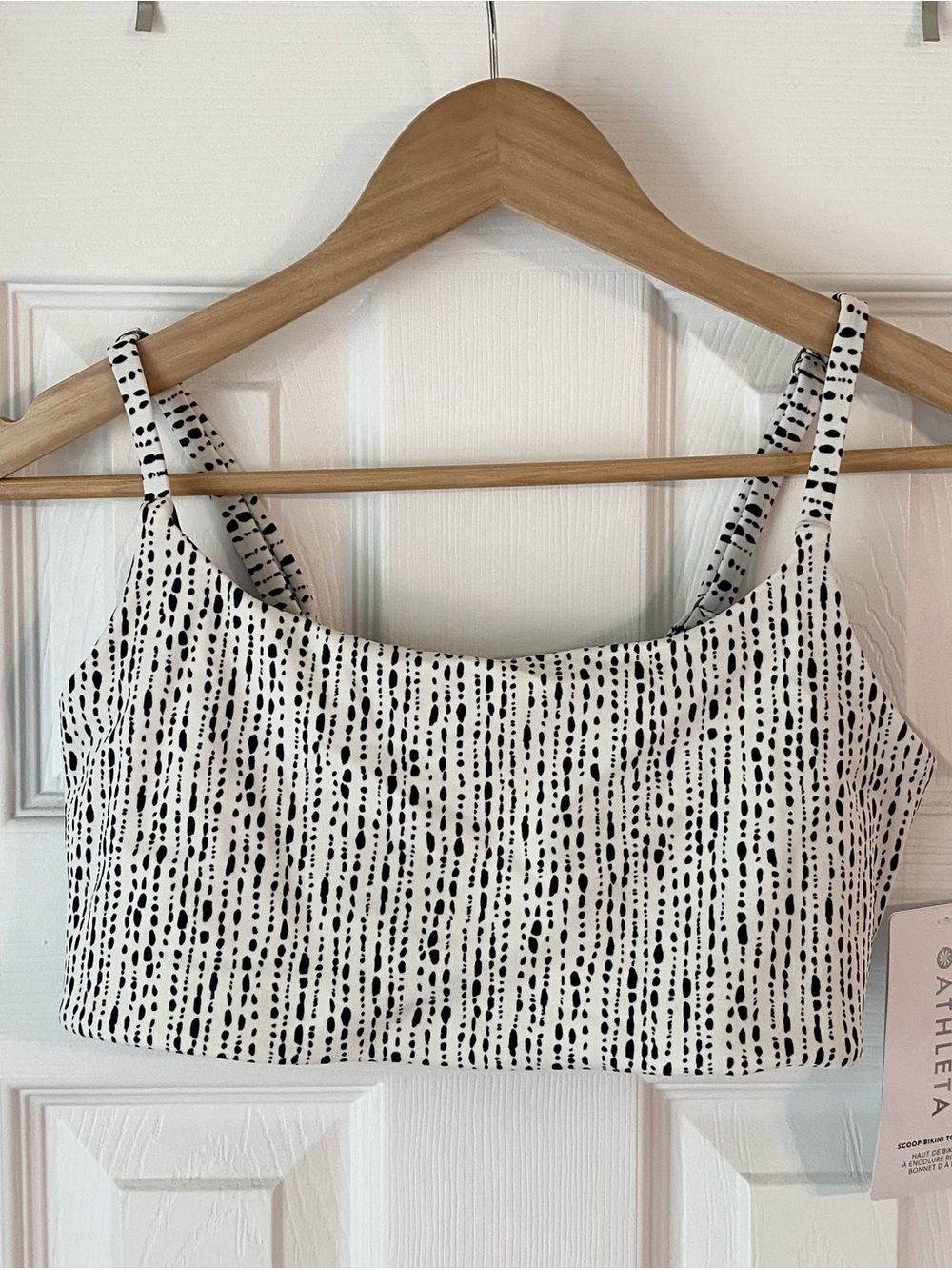 NWT ATHLETA black & white Scoop Bikini Top D-DD medium
